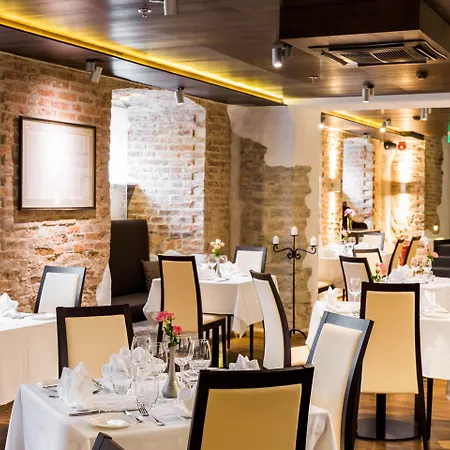 The Von Stackelberg 4*