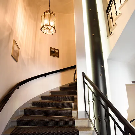 The Von Stackelberg 4*