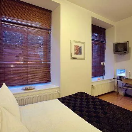 The Von Stackelberg 4*